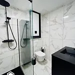 Apartman Charming Downtown - Ac - Wifi - Private Entrance