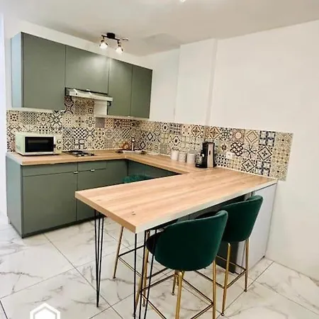 Charming Downtown - Ac - Wifi - Private Entrance Apartman *